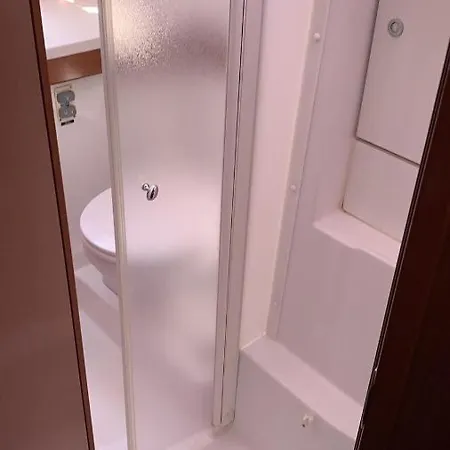 Barca A Vela Oceanis 46' 14 Metri Con 8 Posti Letto 2 Bagni A Porto Sole Di * סנרמו
